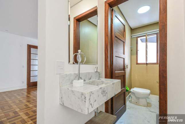 Imagem Casa com 4 Quartos para Alugar, 500 m² em Perdizes - São Paulo Imagem Casa com 4 Quartos para Alugar, 500 m² em Perdizes - São Paulo