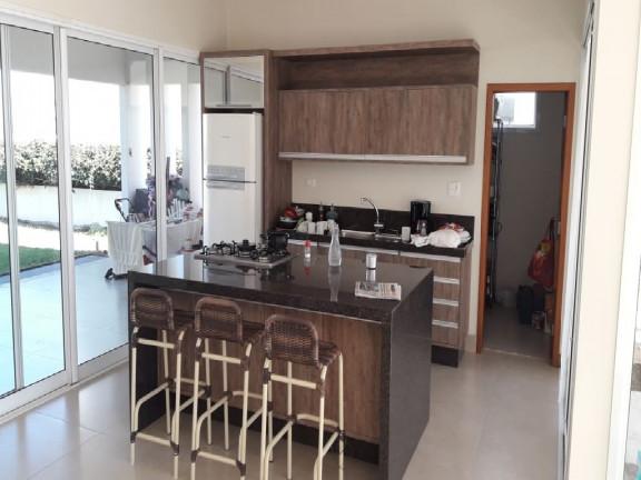 Imagem Imóvel com 3 Quartos à Venda, 320 m² em Centro - Salto Imagem Imóvel com 3 Quartos à Venda, 320 m² em Centro - Salto