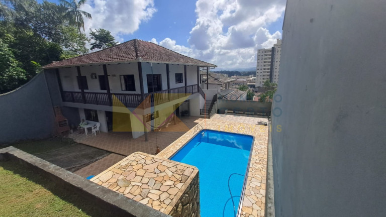 Imagem Casa com 3 Quartos à Venda, 200 m² em Velha Central - Blumenau