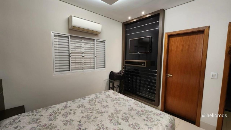 Imagem Sobrado com 3 Quartos à Venda, 260 m² em Amambaí - Campo Grande