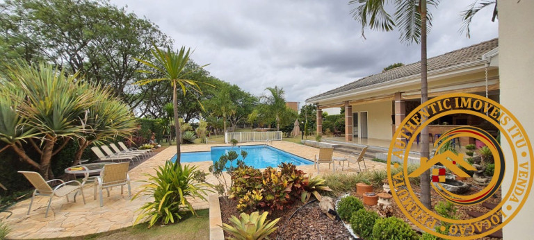 Casa com 4 Quartos à Venda,  em Salto - Salto