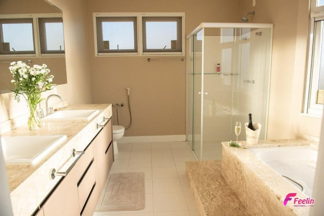 Imagem Casa com 5 Quartos à Venda, 436 m² em Jurerê Internacional - Florianópolis Imagem Casa com 5 Quartos à Venda, 436 m² em Jurerê Internacional - Florianópolis