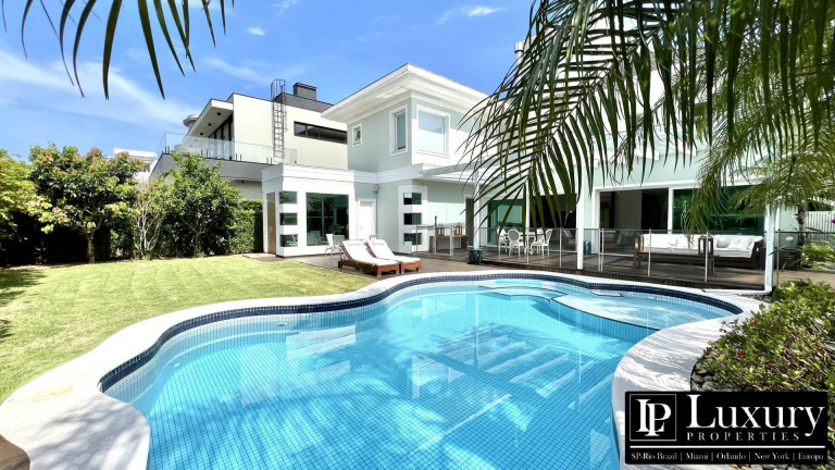 Casa com 7 Quartos à Venda,  em Jurerê Internacional - Florianópolis