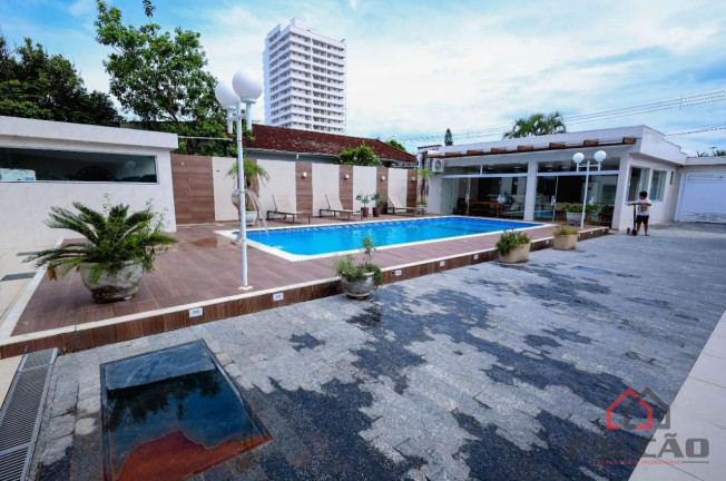 Sobrado com 5 Quartos à Venda, 520 m² em Balneário Flórida - Praia Grande