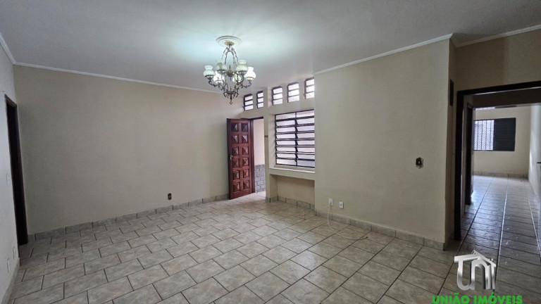 Imagem Casa com 3 Quartos à Venda, 120 m² em Vila Aparecida - Bragança Paulista