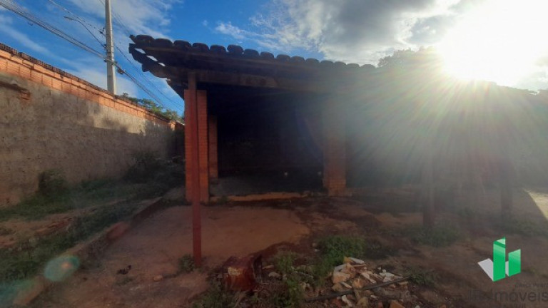 Imagem Casa com 4 Quartos à Venda, 202 m² em Santo Inácio - Montes Claros