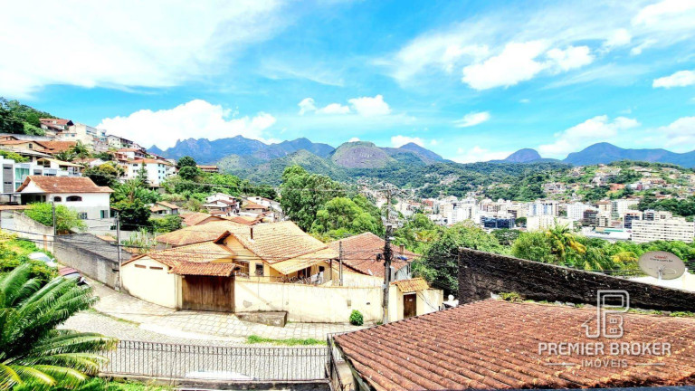 Imagem Casa com 4 Quartos à Venda, 167 m² em Fazendinha - Teresópolis