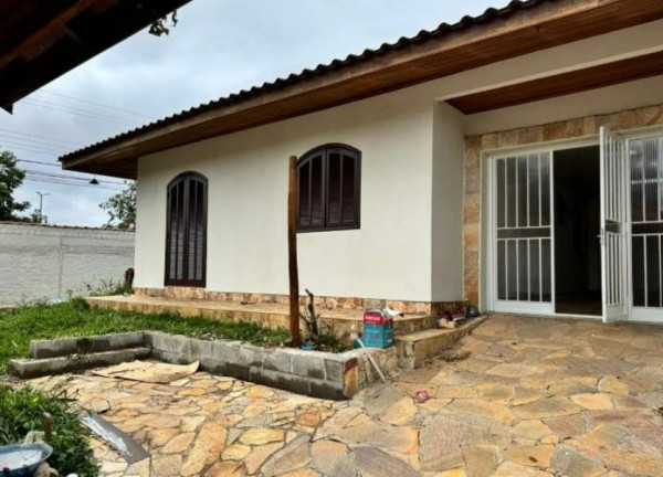 Casa com 3 Quartos à Venda, 170 m² em Afonso Pena - Curitiba