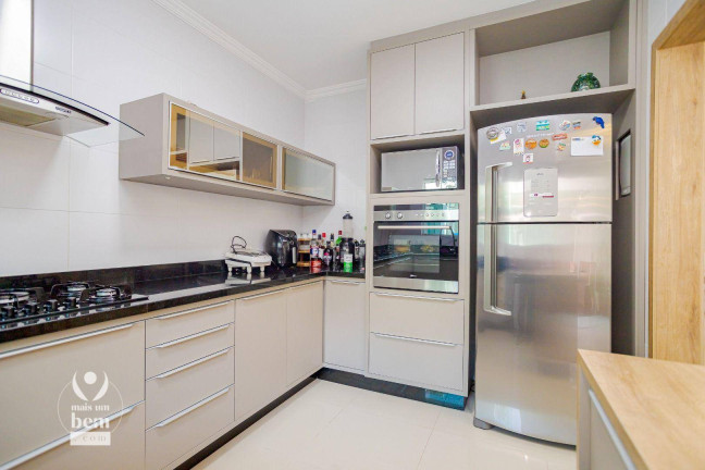 Imagem Sobrado com 4 Quartos à Venda, 209 m² em Portão - Curitiba