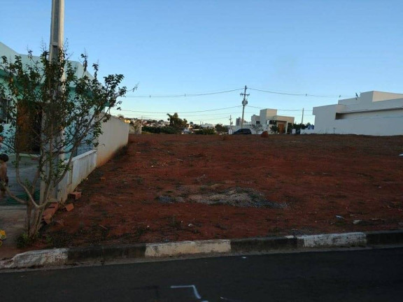 Imóvel Comercial à Venda, 182 m² em Caguassu - Sorocaba