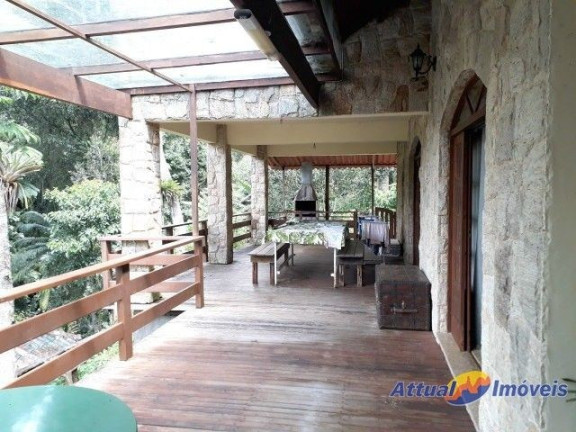 Imagem Casa com 7 Quartos à Venda, 690 m² em Granja Guarani - Teresópolis