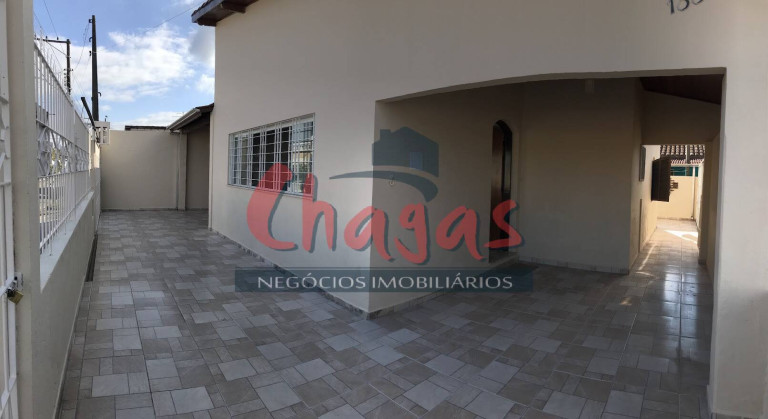 Imagem Sobrado com 4 Quartos à Venda, 264 m² em Centro - Caraguatatuba