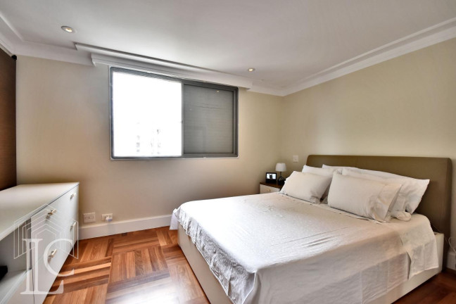 Imagem Apartamento com 3 Quartos à Venda, 181 m² em Moema - São Paulo