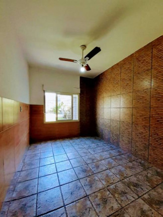 Imagem Casa com 3 Quartos à Venda, 245 m² em Jardim Sabará - Porto Alegre Imagem Casa com 3 Quartos à Venda, 245 m² em Jardim Sabará - Porto Alegre