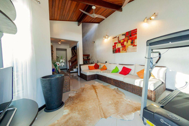 Imagem Casa com 6 Quartos à Venda, 250 m² em Itaipu - Niterói Imagem Casa com 6 Quartos à Venda, 250 m² em Itaipu - Niterói