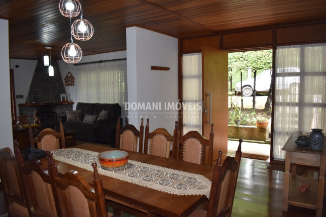 Imagem Casa com 4 Quartos à Venda, 167 m² em Região Do Vale Encantado - Campos Do Jordão Imagem Casa com 4 Quartos à Venda, 167 m² em Região Do Vale Encantado - Campos Do Jordão