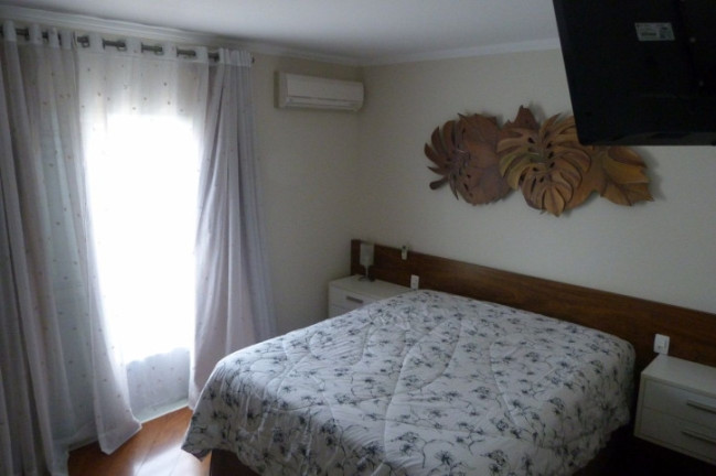 Sobrado com 3 Quartos à Venda, 300 m² em Vila Moinho Velho - São Paulo