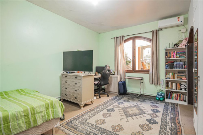 Imagem Casa com 5 Quartos à Venda, em Petrópolis - Porto Alegre Imagem Casa com 5 Quartos à Venda, em Petrópolis - Porto Alegre