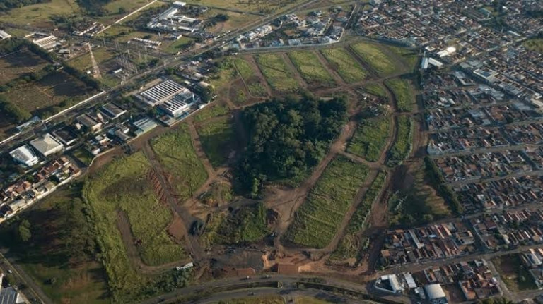 Terreno à Venda, 997 m² em Jardim Paulista - Franca
