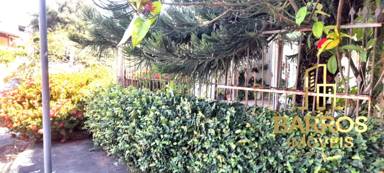 Imagem Casa com 4 Quartos à Venda, 240 m² em Engenho Velho Da Federação - Salvador Imagem Casa com 4 Quartos à Venda, 240 m² em Engenho Velho Da Federação - Salvador