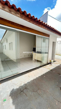 Imagem Casa com 3 Quartos à Venda, 270 m²