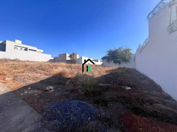 Terreno à Venda, 720 m² em Copacabana - Patos De Minas