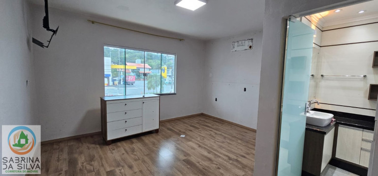 Imagem Casa com 3 Quartos para Alugar, 200 m² em Itoupavazinha - Blumenau Imagem Casa com 3 Quartos para Alugar, 200 m² em Itoupavazinha - Blumenau
