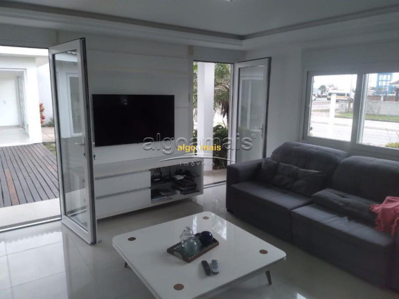 Casa com 5 Quartos à Venda,  em Noiva Do Mar - Xangri-lá