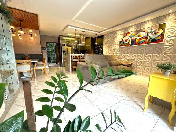 Casa com 3 Quartos à Venda, 116 m² em Iririú - Joinville