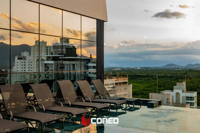 Imagem Apartamento com 4 Quartos à Venda, 220 m² em Meia Praia - Itapema