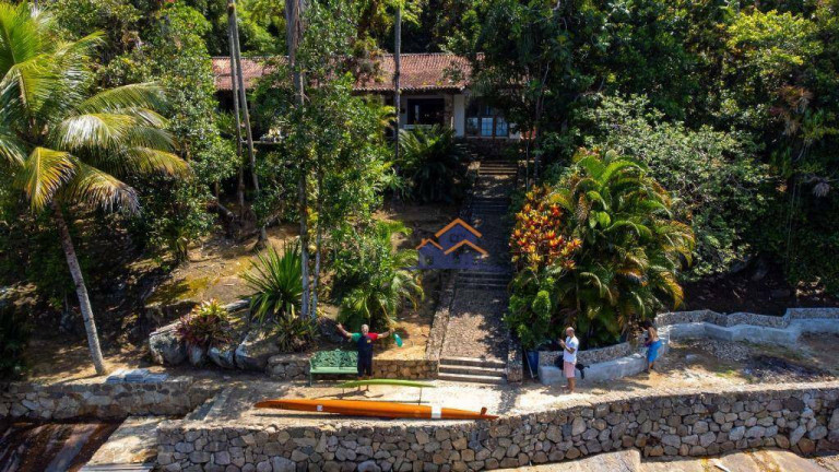 Imagem Imóvel com 3 Quartos à Venda, 300 m² em Angra Dos Reis Imagem Imóvel com 3 Quartos à Venda, 300 m² em Angra Dos Reis