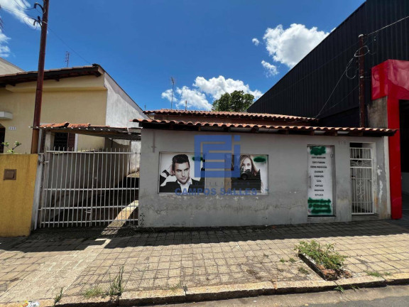 Casa à Venda, 131 m² em Centro - Socorro