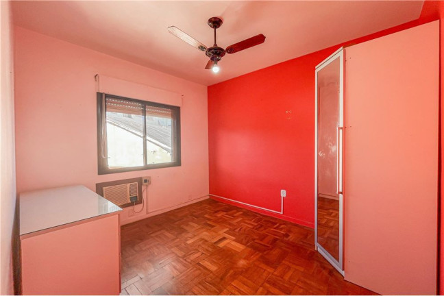 Imagem Imóvel com 2 Quartos à Venda, em São João - Porto Alegre Imagem Imóvel com 2 Quartos à Venda, em São João - Porto Alegre