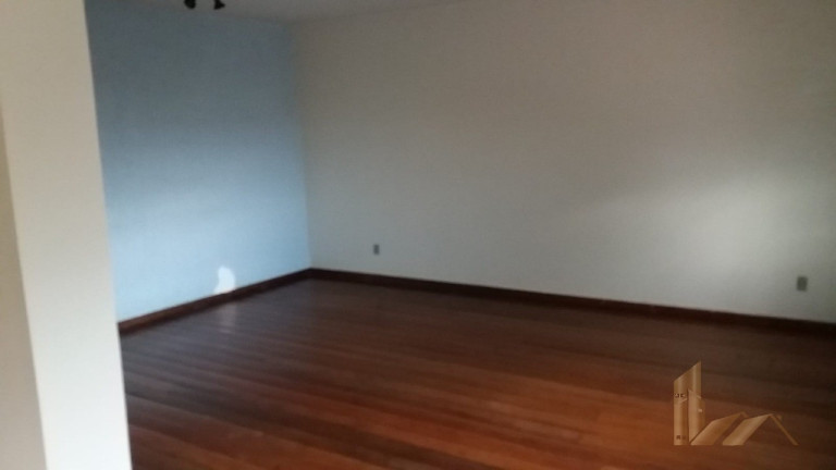 Imagem Casa com 3 Quartos à Venda, 360 m² em São João Batista (venda Nova) - Belo Horizonte Imagem Casa com 3 Quartos à Venda, 360 m² em São João Batista (venda Nova) - Belo Horizonte