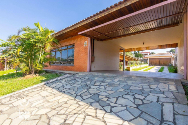 Casa com 4 Quartos à Venda, 377 m² em Capão Da Imbuia - Curitiba