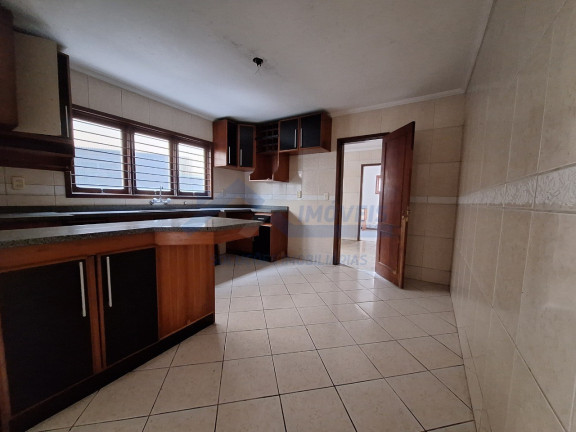 Imagem Sobrado com 3 Quartos à Venda, 482 m² em Jardim Planalto - Porto Alegre