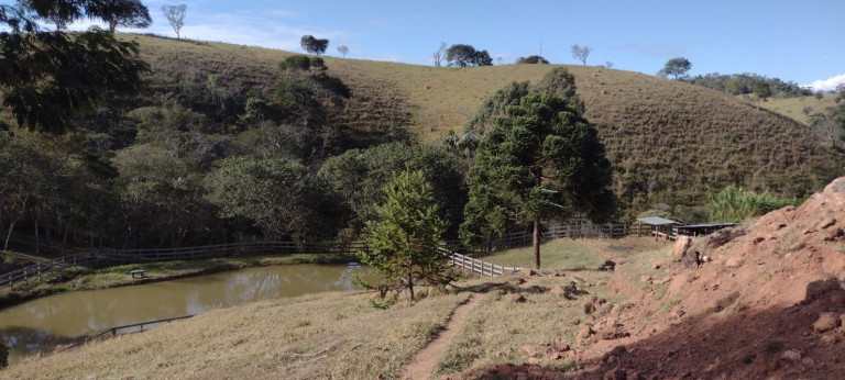 Imagem Chácara com 1 Quarto à Venda, 100 m² em Vila São José - Guaratinguetá Imagem Chácara com 1 Quarto à Venda, 100 m² em Vila São José - Guaratinguetá