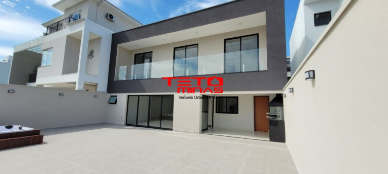 Casa com 3 Quartos à Venda, 230 m² em Condomínio Villa Bella - São Lourenço