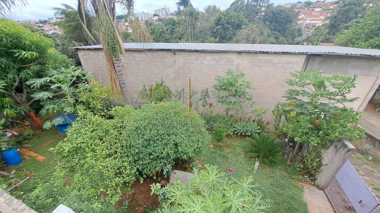 Imagem Casa com 3 Quartos à Venda, 3 m² em Centro - Botucatu