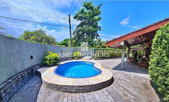 Imagem Casa com 5 Quartos à Venda, 230 m² em Jardim Virgínia - Guarujá Imagem Casa com 5 Quartos à Venda, 230 m² em Jardim Virgínia - Guarujá