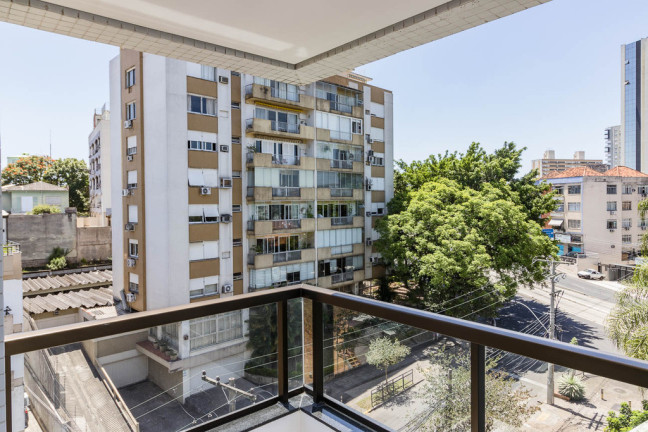 Imagem Imóvel com 3 Quartos à Venda, em Petrópolis - Porto Alegre Imagem Imóvel com 3 Quartos à Venda, em Petrópolis - Porto Alegre