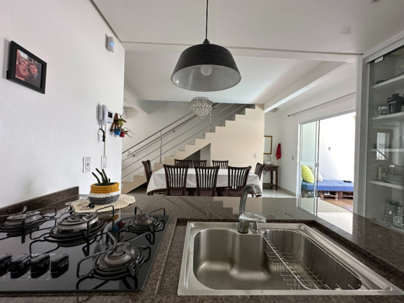 Imagem Casa com 3 Quartos à Venda, 310 m² em Jardim Atlântico - Florianópolis Imagem Casa com 3 Quartos à Venda, 310 m² em Jardim Atlântico - Florianópolis
