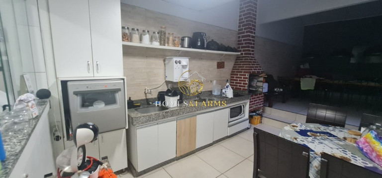 Imagem Casa com 3 Quartos à Venda, 180 m² em Vila São Luiz - Goiânia