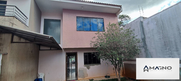 Imagem Casa com 4 Quartos à Venda, 257 m² em Centro - Cascavel Imagem Casa com 4 Quartos à Venda, 257 m² em Centro - Cascavel