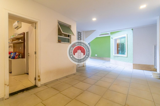 Imagem Casa com 4 Quartos à Venda, 595 m² em Humaitá - Rio De Janeiro Imagem Casa com 4 Quartos à Venda, 595 m² em Humaitá - Rio De Janeiro
