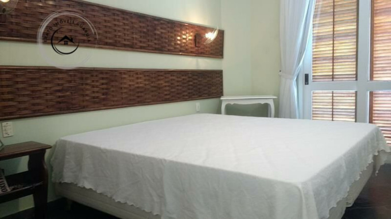 Imagem Casa com 4 Quartos à Venda, 350 m²