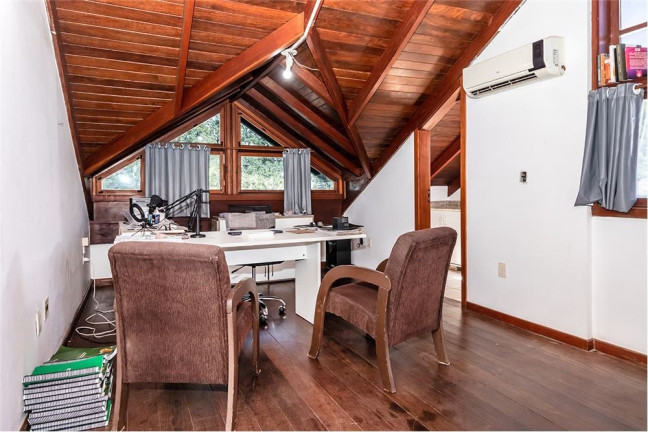 Imagem Casa com 3 Quartos à Venda, 123 m² em Menino Deus - Porto Alegre Imagem Casa com 3 Quartos à Venda, 123 m² em Menino Deus - Porto Alegre