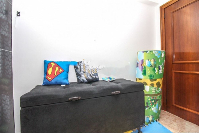 Imagem Casa com 3 Quartos à Venda, 608 m² em Medianeira - Porto Alegre Imagem Casa com 3 Quartos à Venda, 608 m² em Medianeira - Porto Alegre