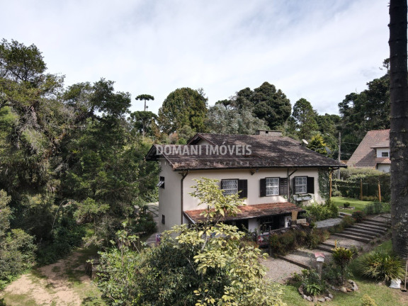 Casa com 4 Quartos à Venda, 210 m² em Região De Capivari - Campos Do Jordão