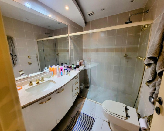 Imagem Imóvel com 3 Quartos à Venda, 198 m² em Flamengo - Rio De Janeiro Imagem Imóvel com 3 Quartos à Venda, 198 m² em Flamengo - Rio De Janeiro